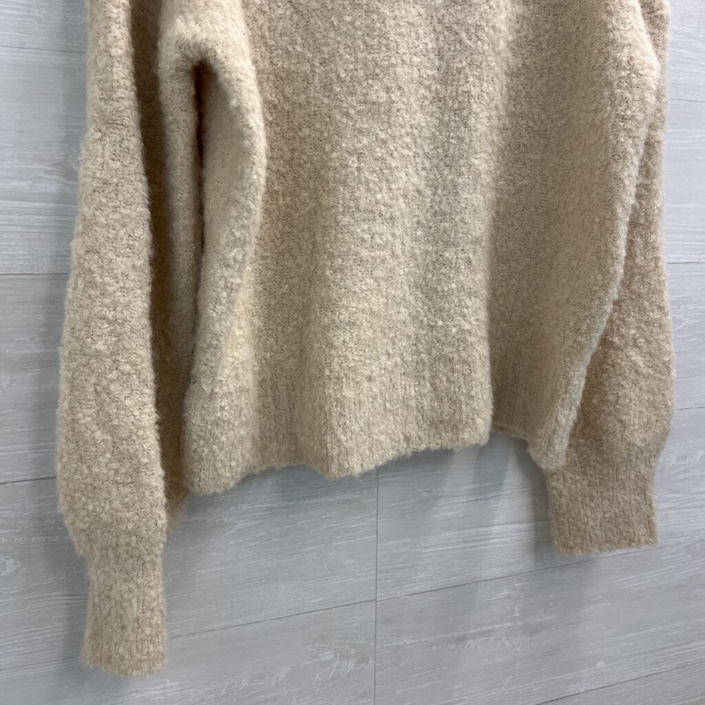 New In Soft Cream Knit Long Sleeve Sweater Small