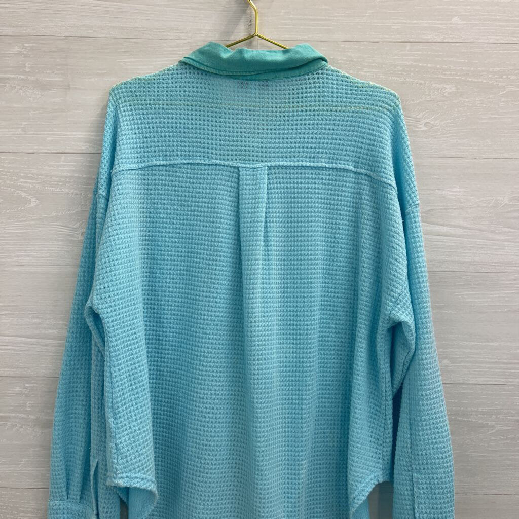 Davi and Dani Blue Textured Long Sleeve Button Down Top Medium