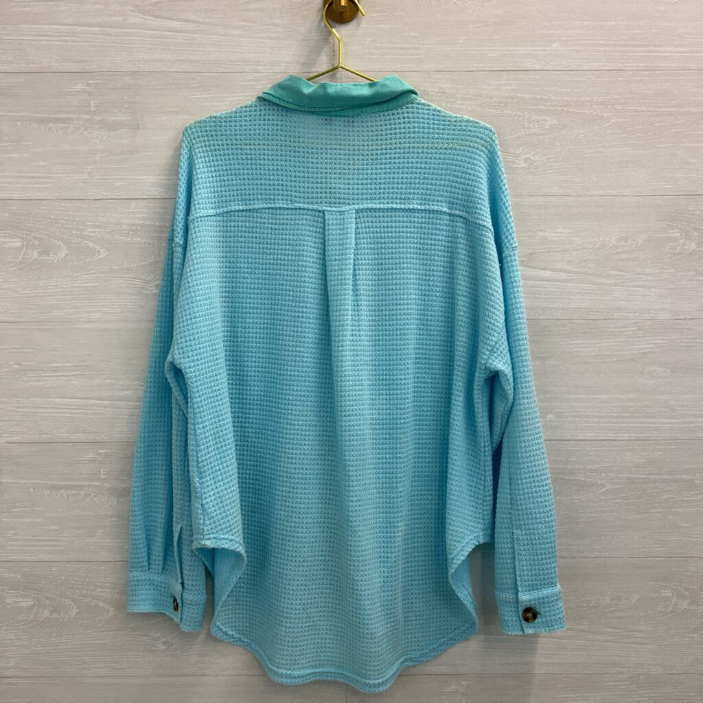 Davi and Dani Blue Textured Long Sleeve Button Down Top Medium