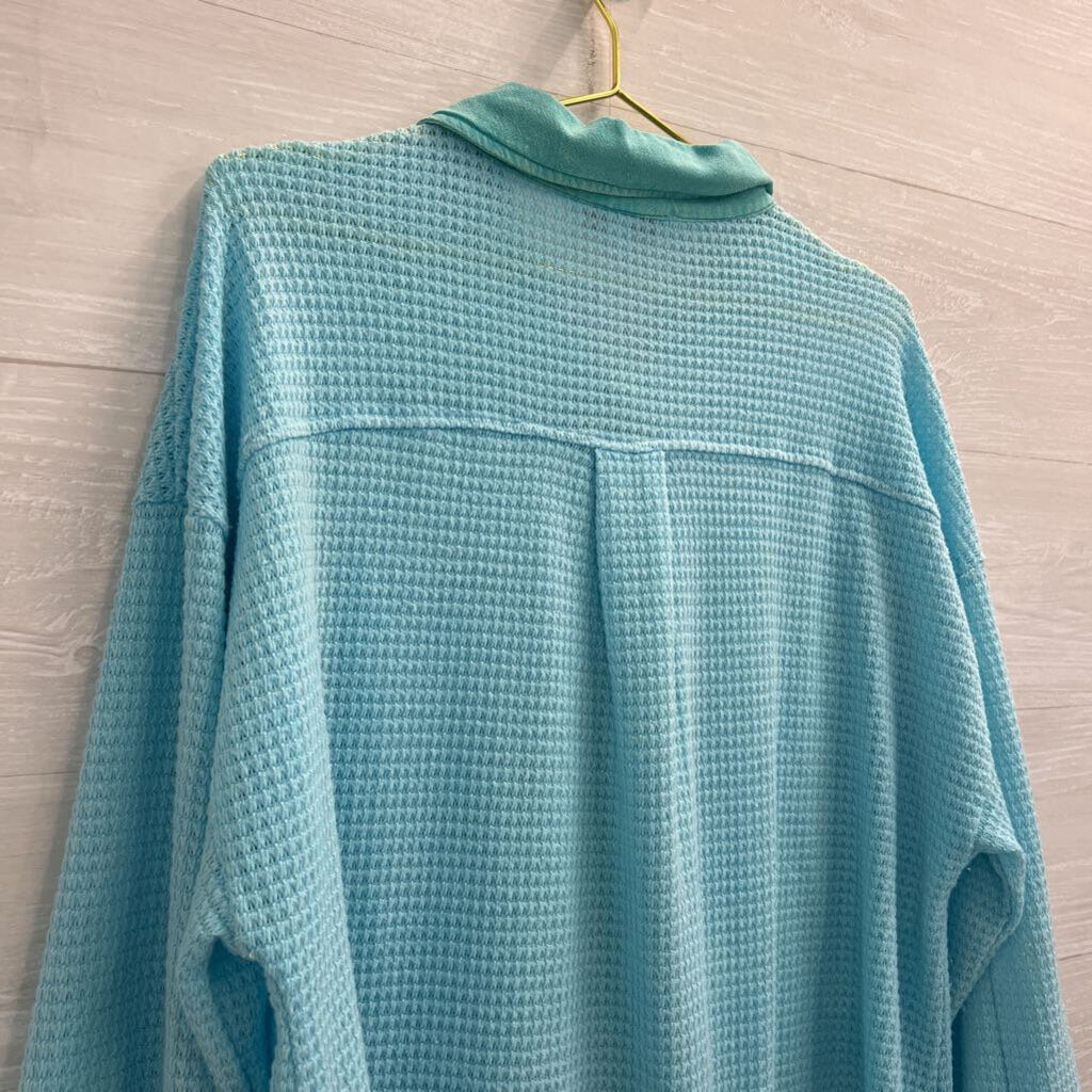 Davi and Dani Blue Textured Long Sleeve Button Down Top Medium