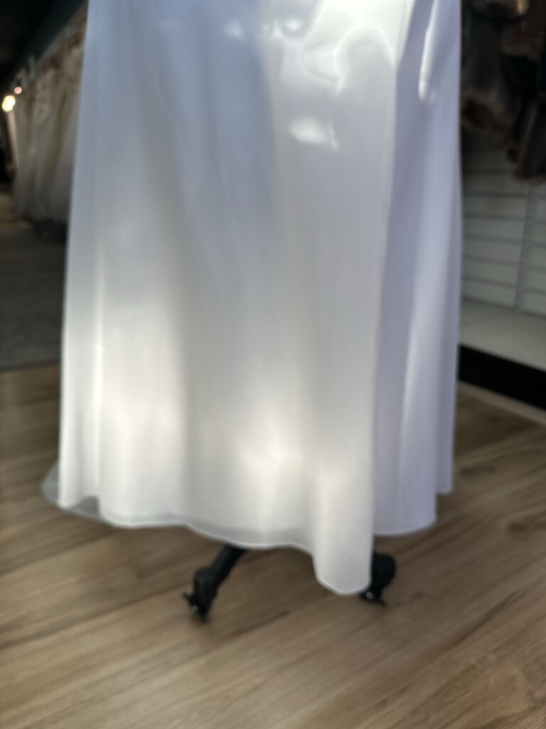 Vintage Eden Bridals Ivory Lace Detail Short Sleeve Bridal Gown 20