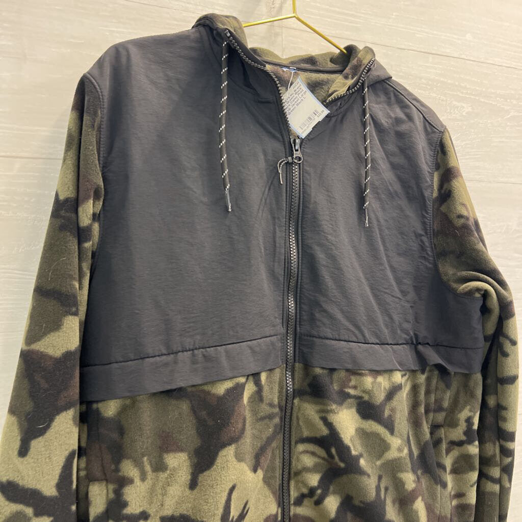 Soft Green/ Black Fleece Camo Print Zip Up Jacket Large