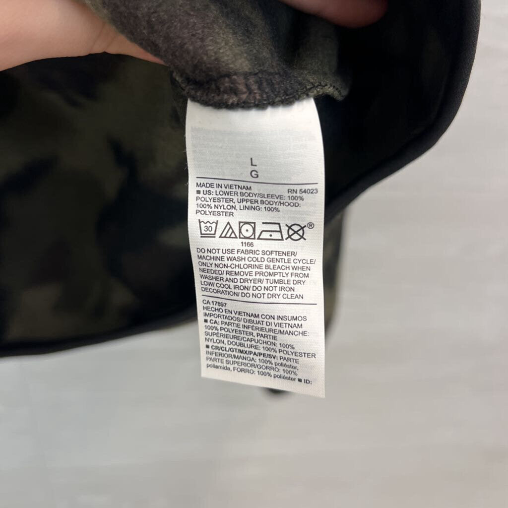 Soft Green/ Black Fleece Camo Print Zip Up Jacket Large