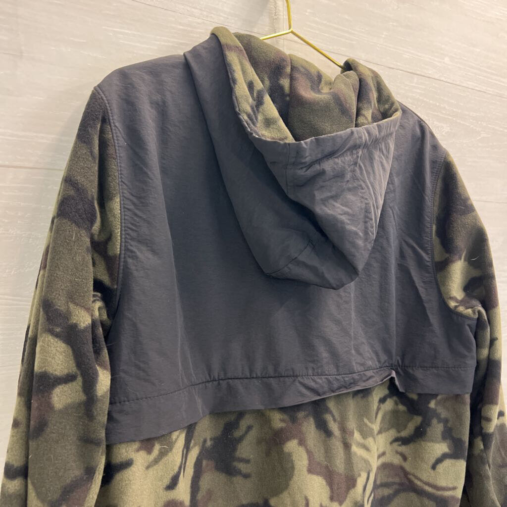 Soft Green/ Black Fleece Camo Print Zip Up Jacket Large