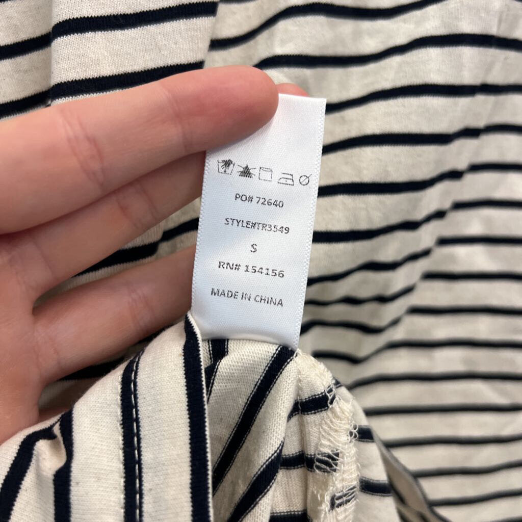 Mod Ref Black/ White Striped Long Sleeve Top Small