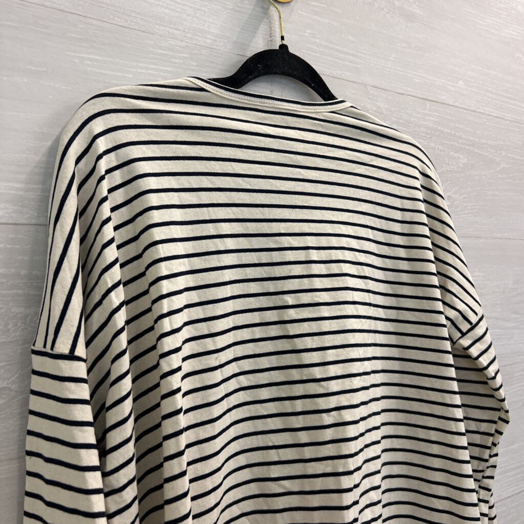 Mod Ref Black/ White Striped Long Sleeve Top Small