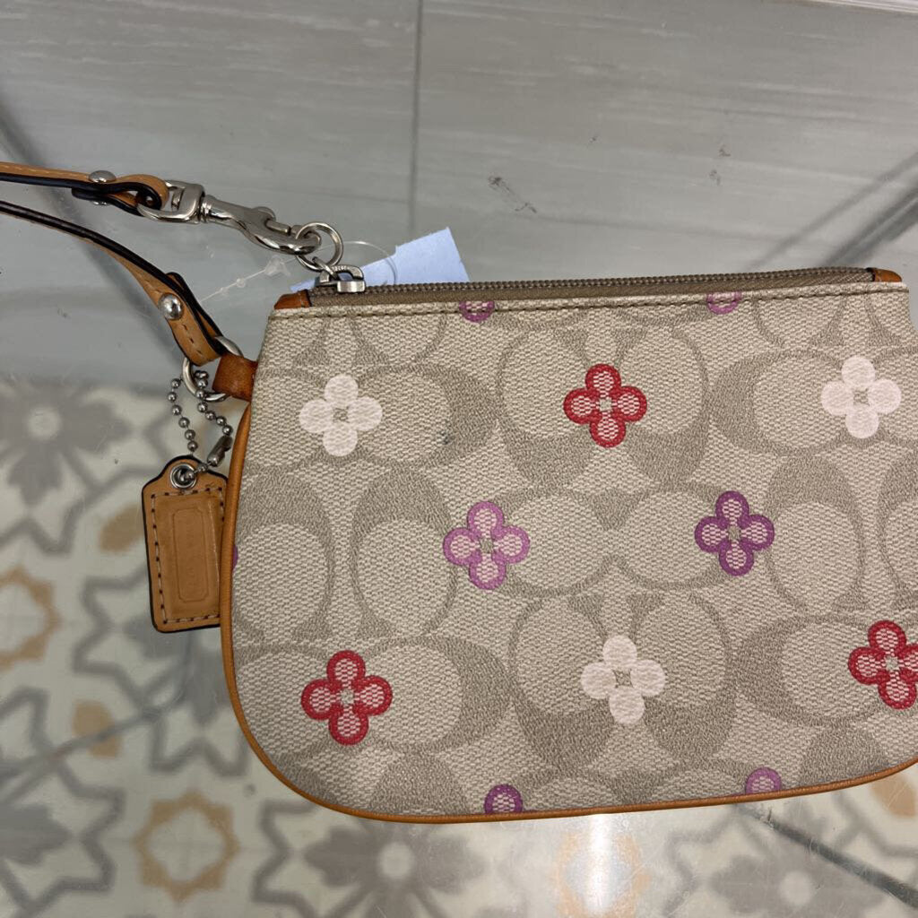 Coach Beige/ Multi Peyton Signature Clover Wristlet