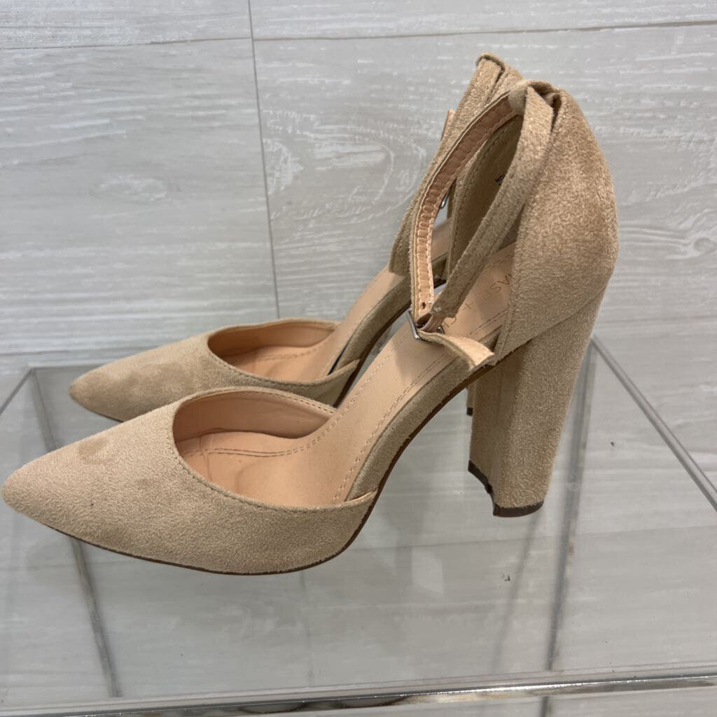 Chase and Chloe Beige Suede Pointy Ankle Strap Black Heels 8.5