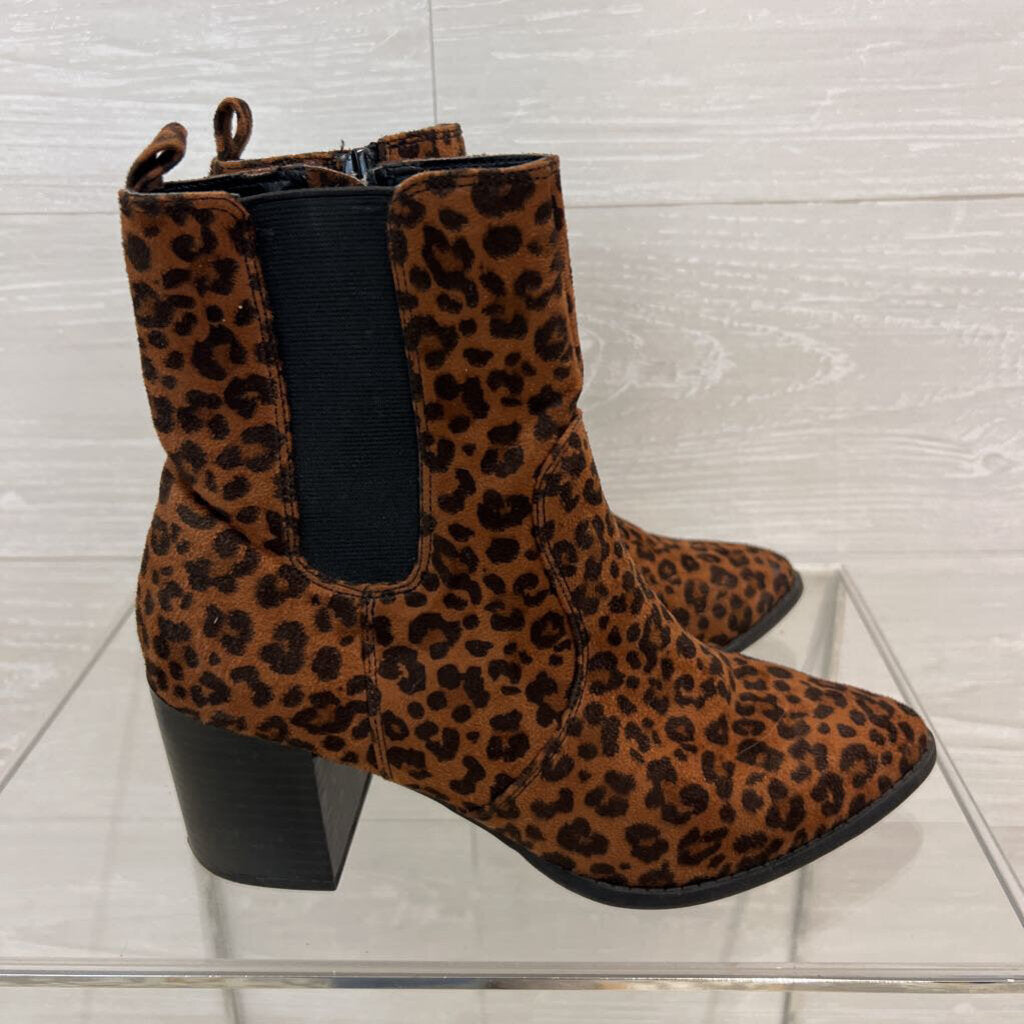 Express Brown/ Black Leopard Print Ankle Booties 8.5