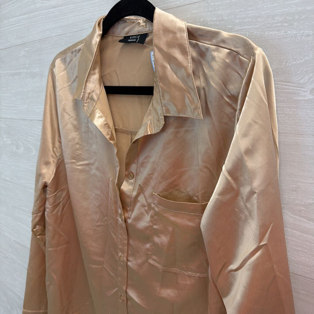 Vici Gold Silky Long Sleeve Button Down Top Medium