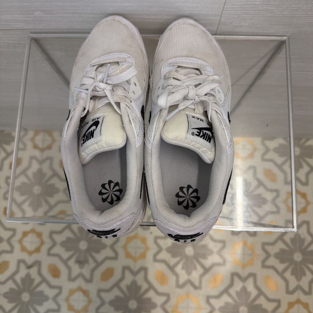 Nike White/ Black Air Max 90 Sneakers 8
