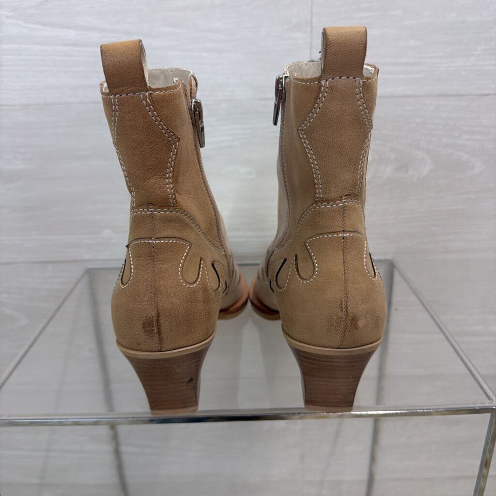 Dolce Vita Cream/ Brown Ramson Western Ankle Boots 8.5