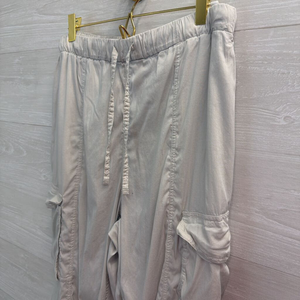 Lululemon Oyster Cotton Cargo Pull On Pants Medium