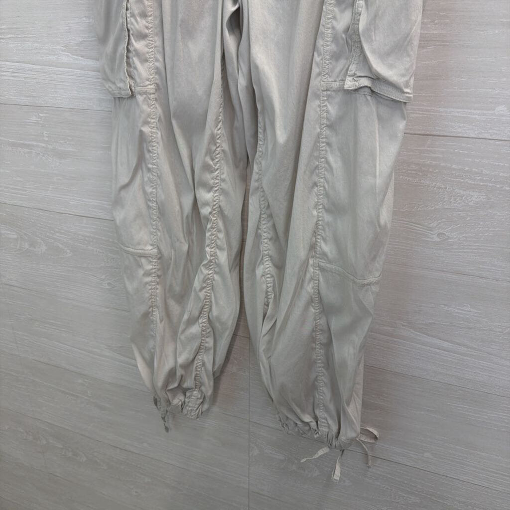 Lululemon Oyster Cotton Cargo Pull On Pants Medium