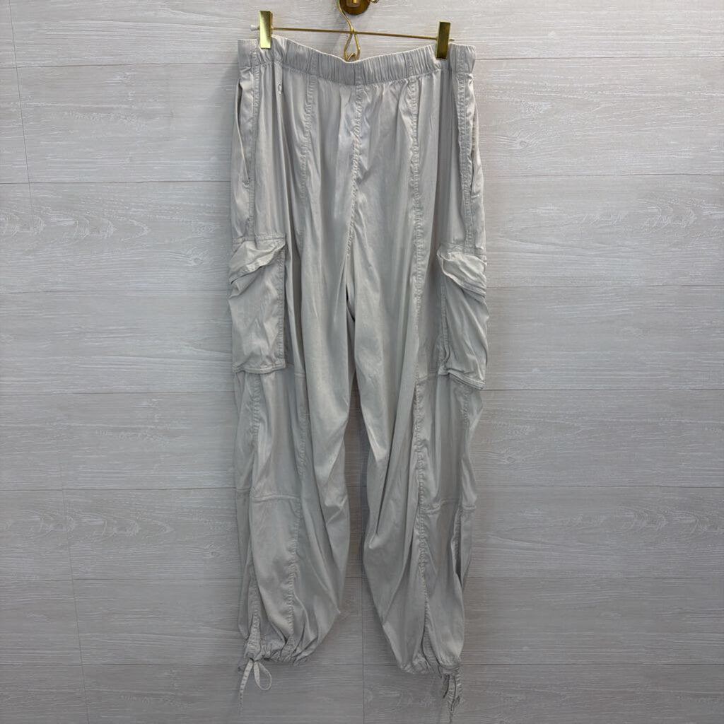 Lululemon Oyster Cotton Cargo Pull On Pants Medium