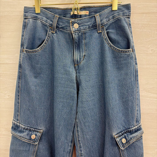 Levi Medium Wash Superlow Cargo Jeans 26
