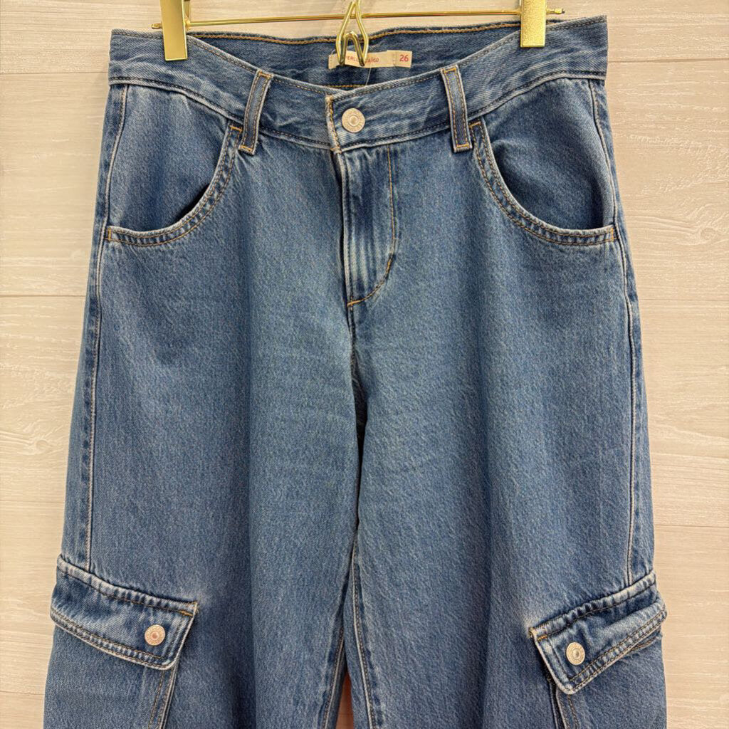 Levi Medium Wash Superlow Cargo Jeans 26