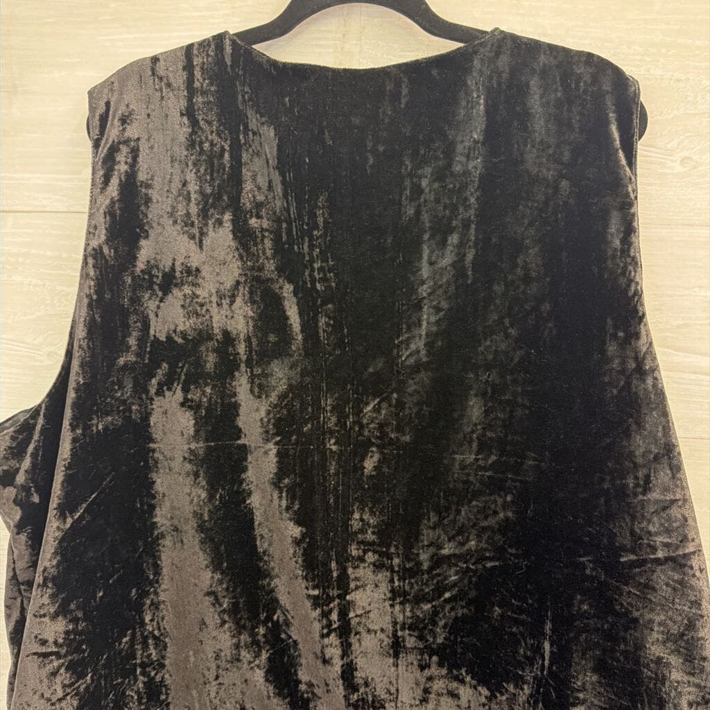 White Stag Black Velvet Embroidered Vest Top 22/24W