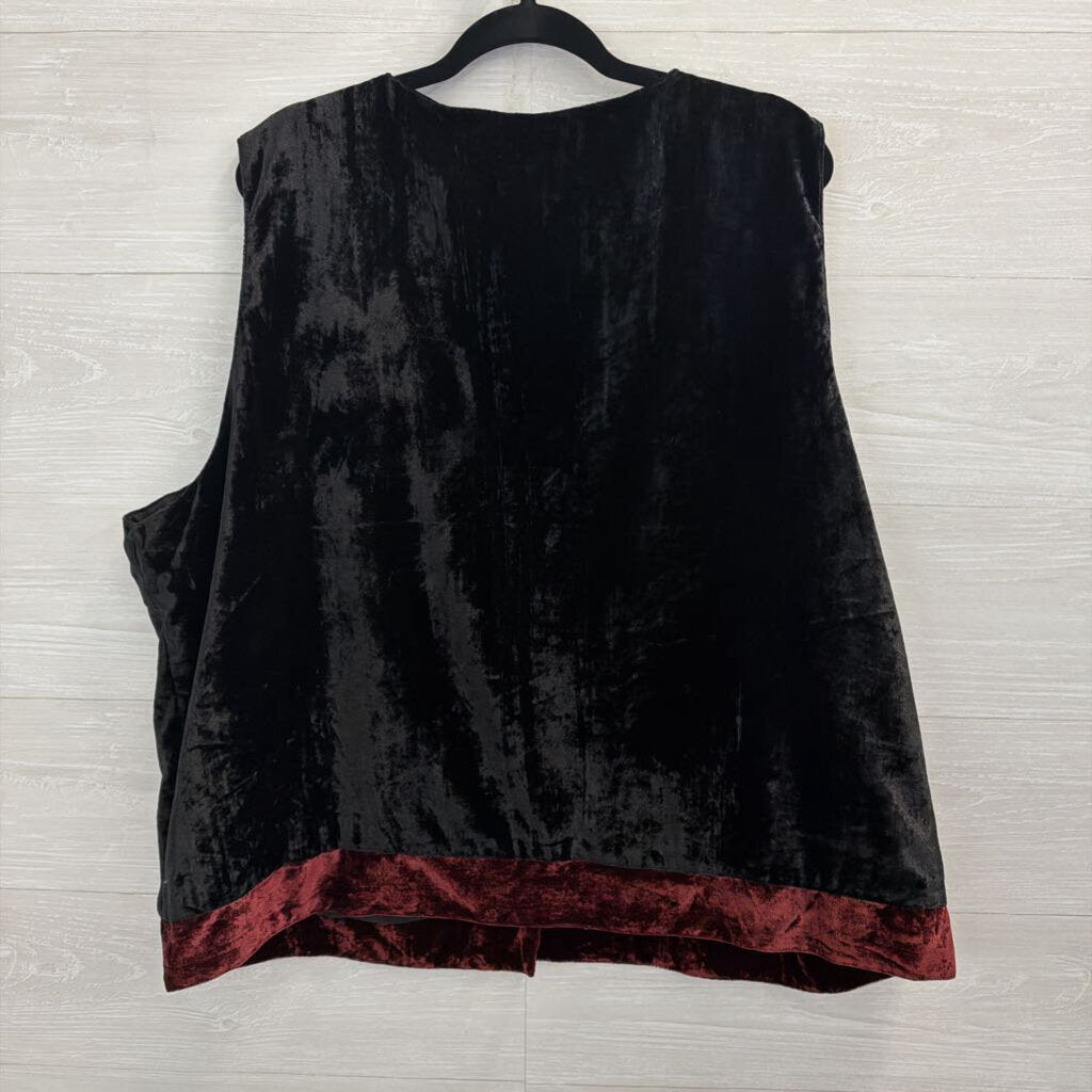 White Stag Black Velvet Embroidered Vest Top 22/24W