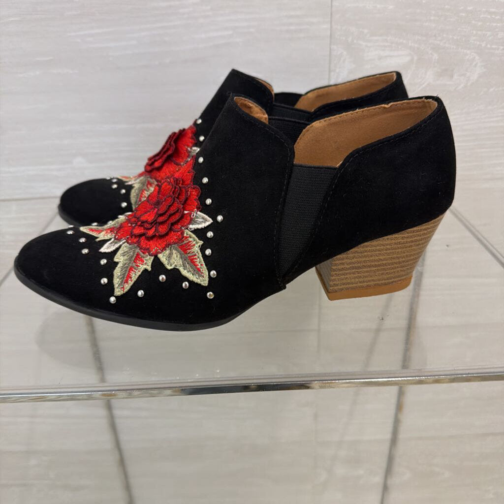Qupid Black Suede Red Floral Embroidered Ankle Booties 9