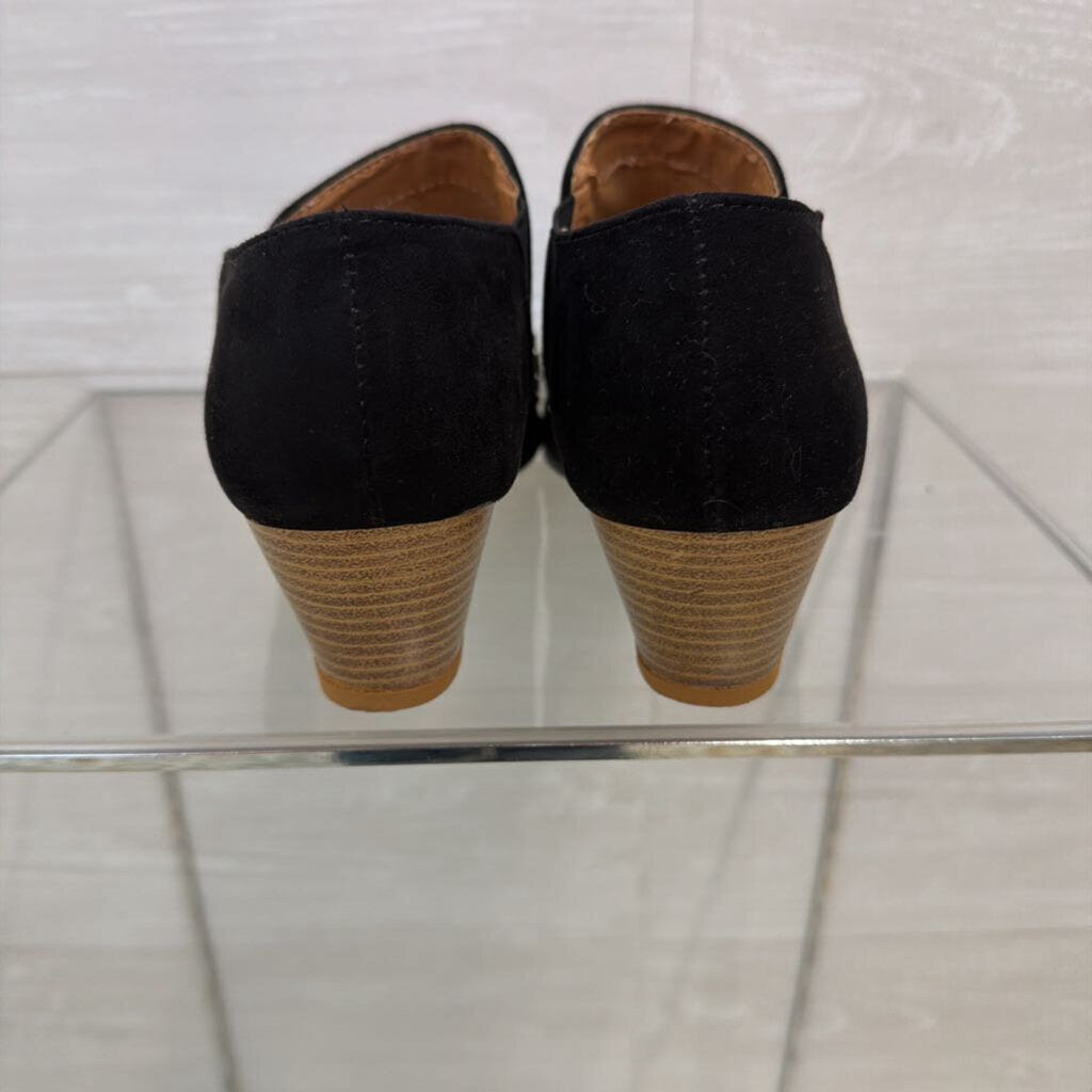 Qupid Black Suede Red Floral Embroidered Ankle Booties 9