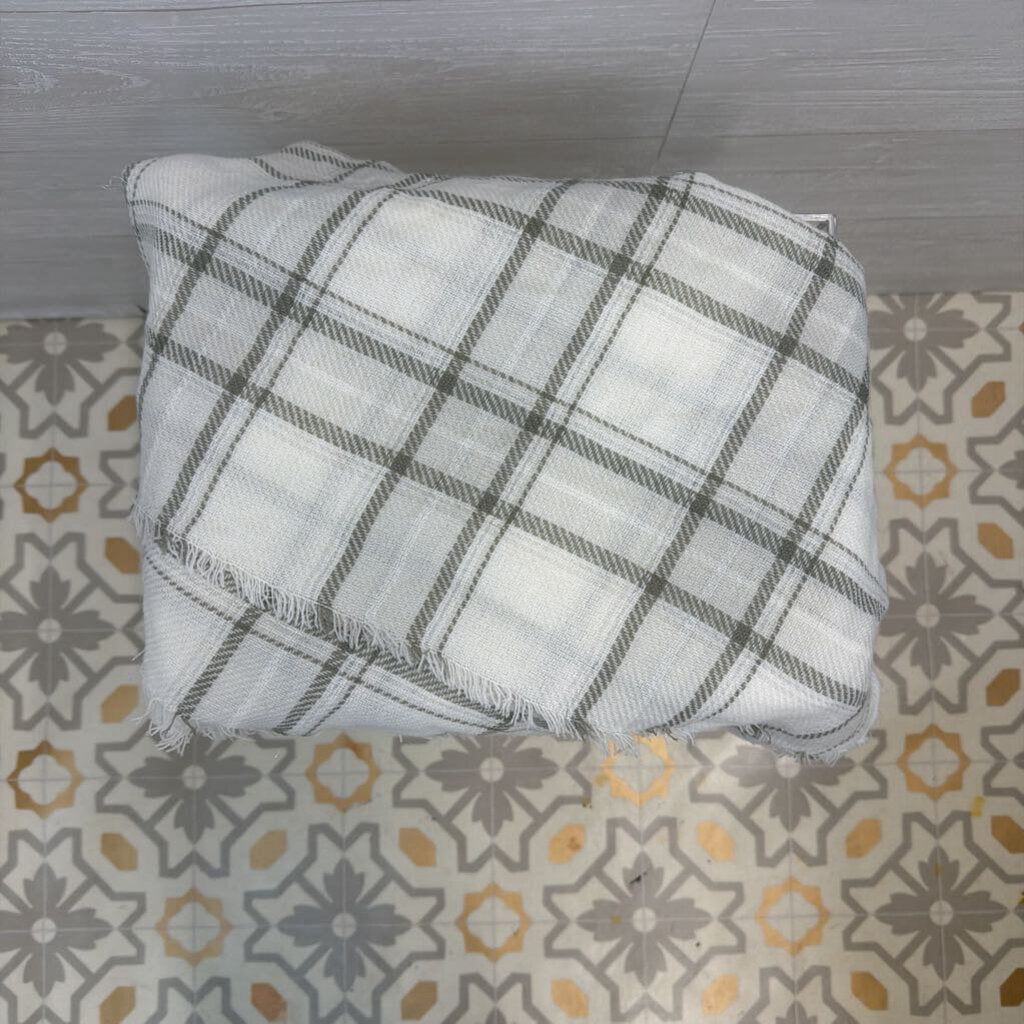 Gertex Cream/ Grey Plaid Blanket Scarf