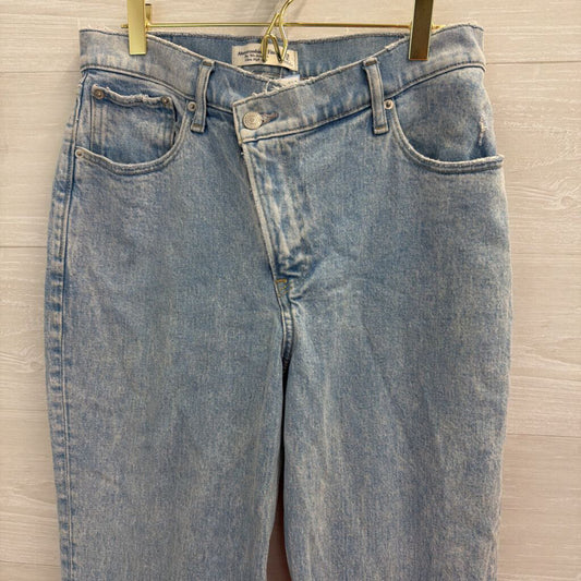 Abercrombie and Fitch Light Wash The 90s Straight Ultra High Rise Jeans 29