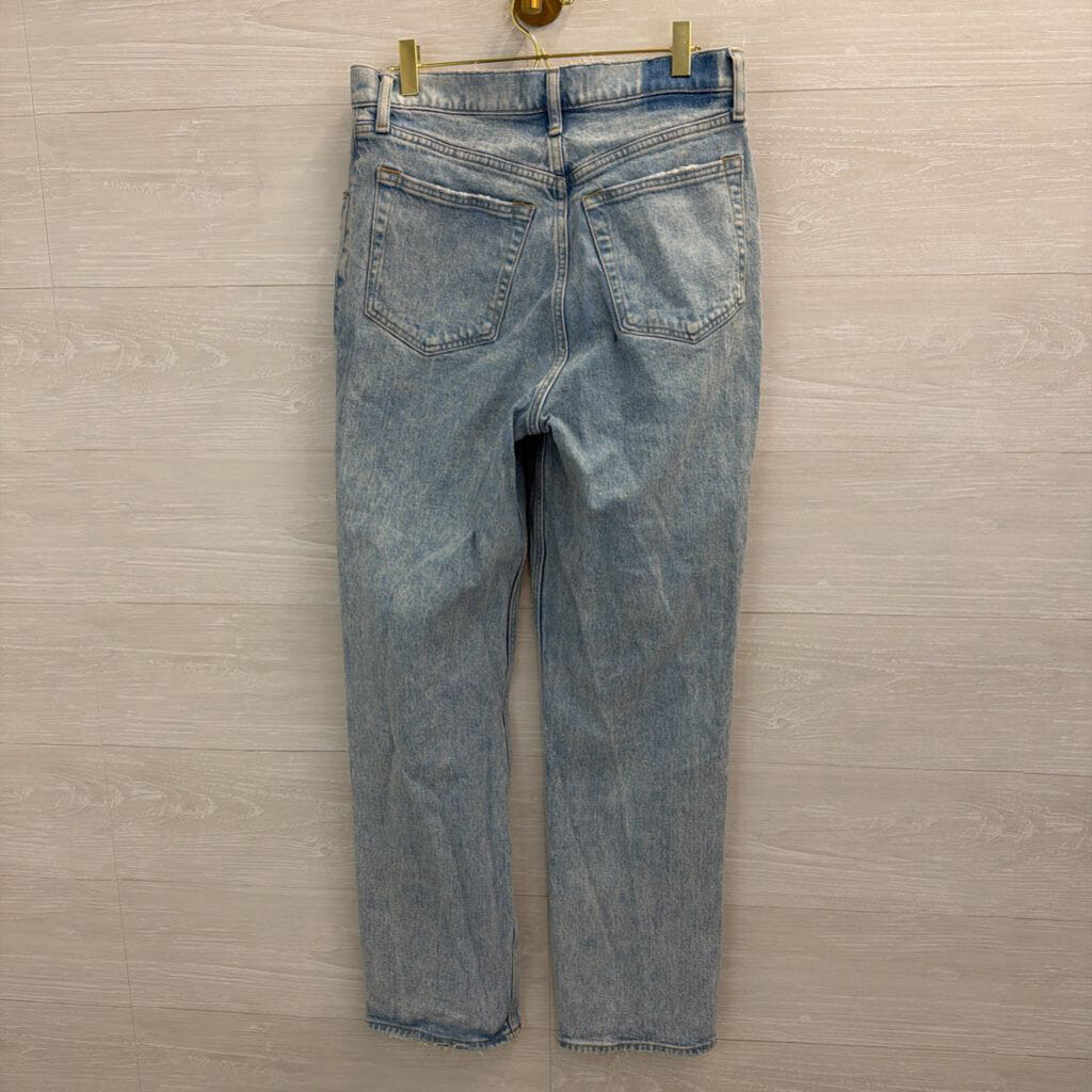 Abercrombie and Fitch Light Wash The 90s Straight Ultra High Rise Jeans 29