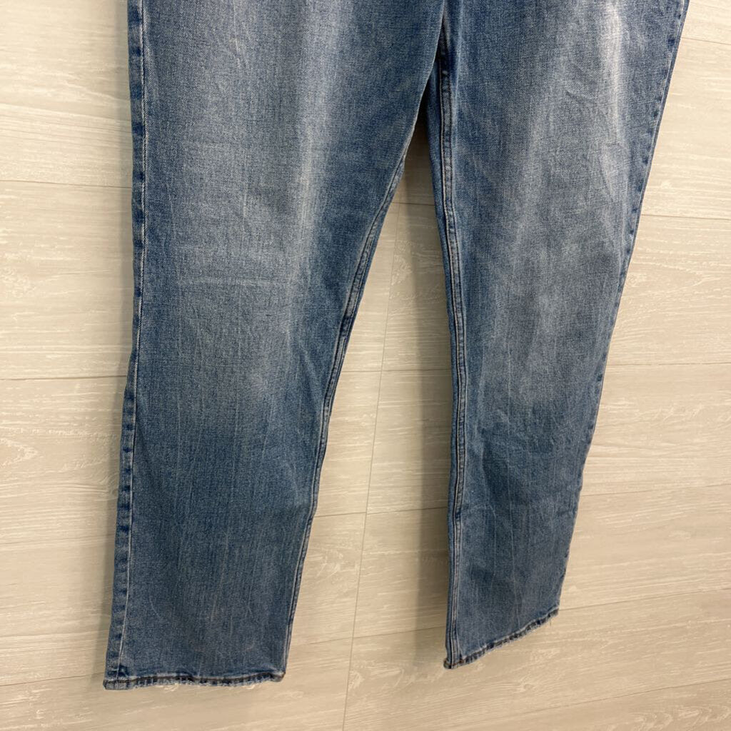 Abercrombie and Fitch Medium Wash The 90s Slim Straight Ultra High Rise Jeans 32