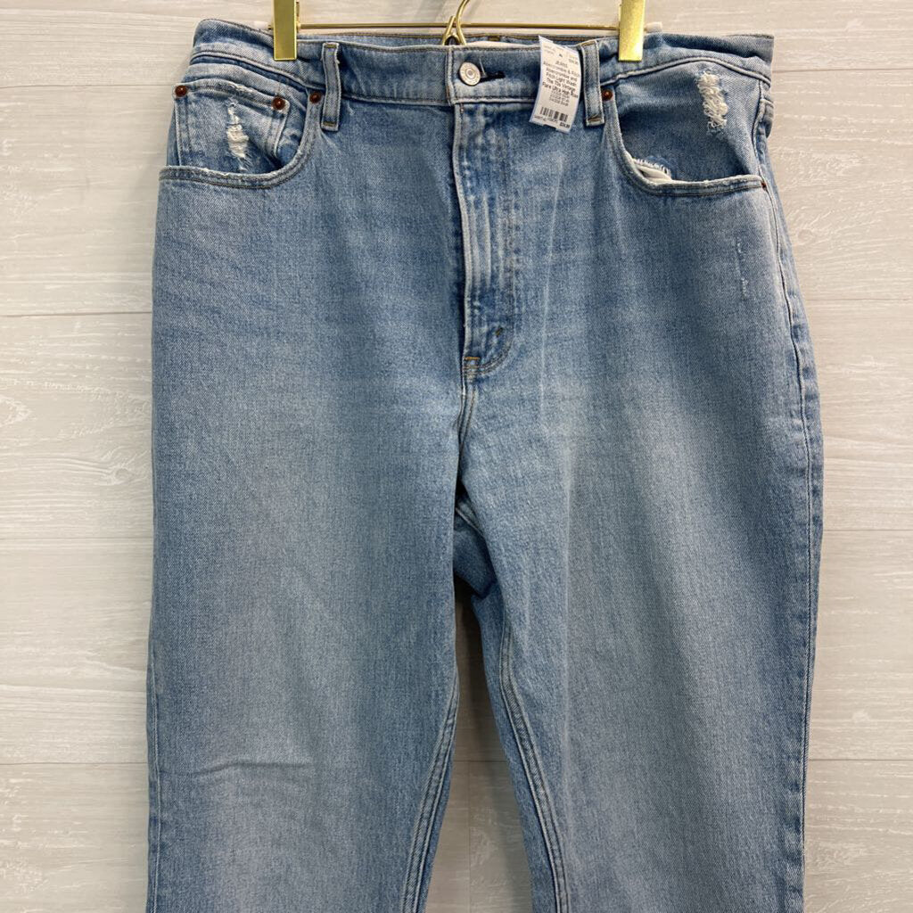 Abercrombie and Fitch Light Wash The 70s Vintage Flare Ultra High Rise Jeans 32