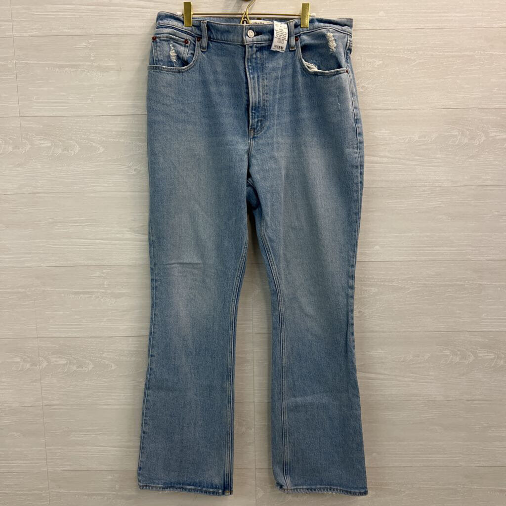 Abercrombie and Fitch Light Wash The 70s Vintage Flare Ultra High Rise Jeans 32