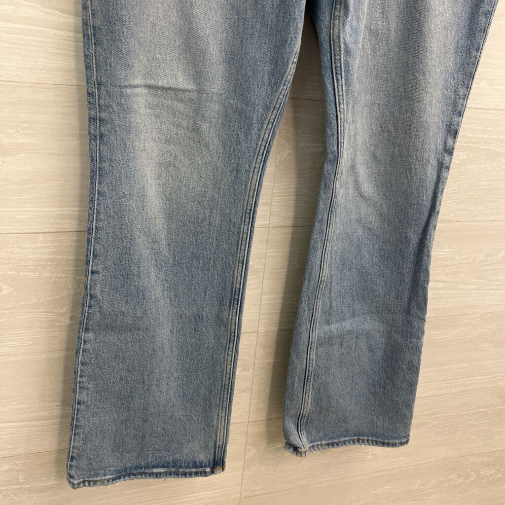 Abercrombie and Fitch Light Wash The 70s Vintage Flare Ultra High Rise Jeans 32