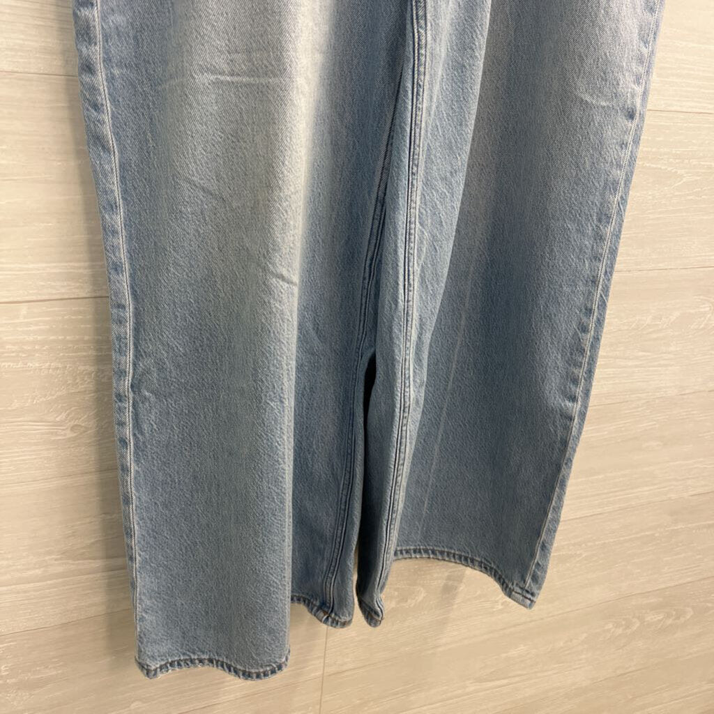 Abercrombie and Fitch Light Wash The Wide Leg High Rise Jeans 32