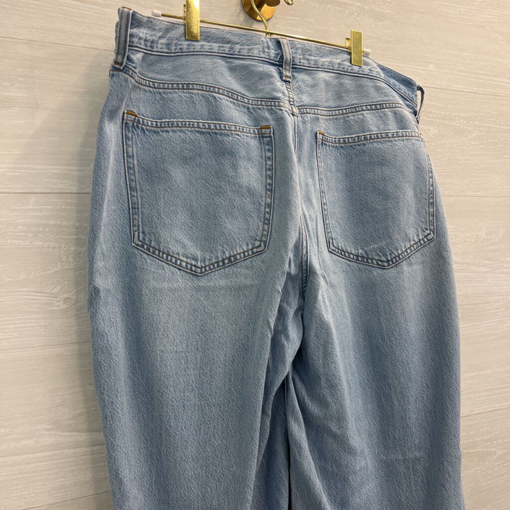 Abercrombie and Fitch Light Wash The Wide Leg High Rise Jeans 32