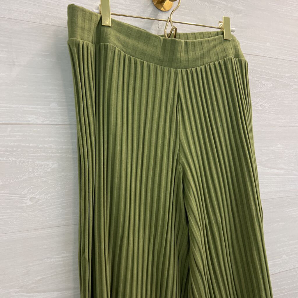 Green Ribbed Mock Neck Tank/ Wide Leg Pants Set Large