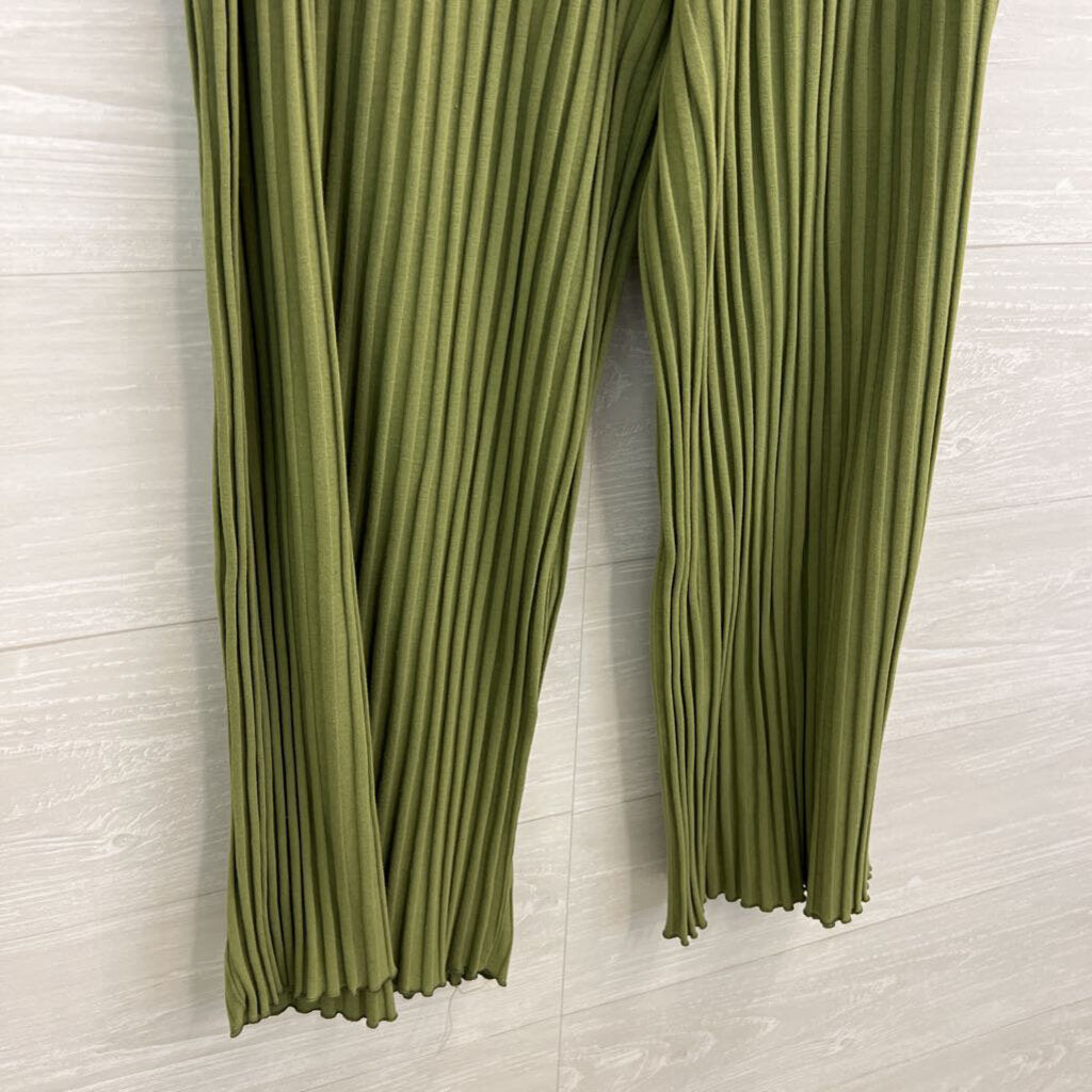 Green Ribbed Mock Neck Tank/ Wide Leg Pants Set Large