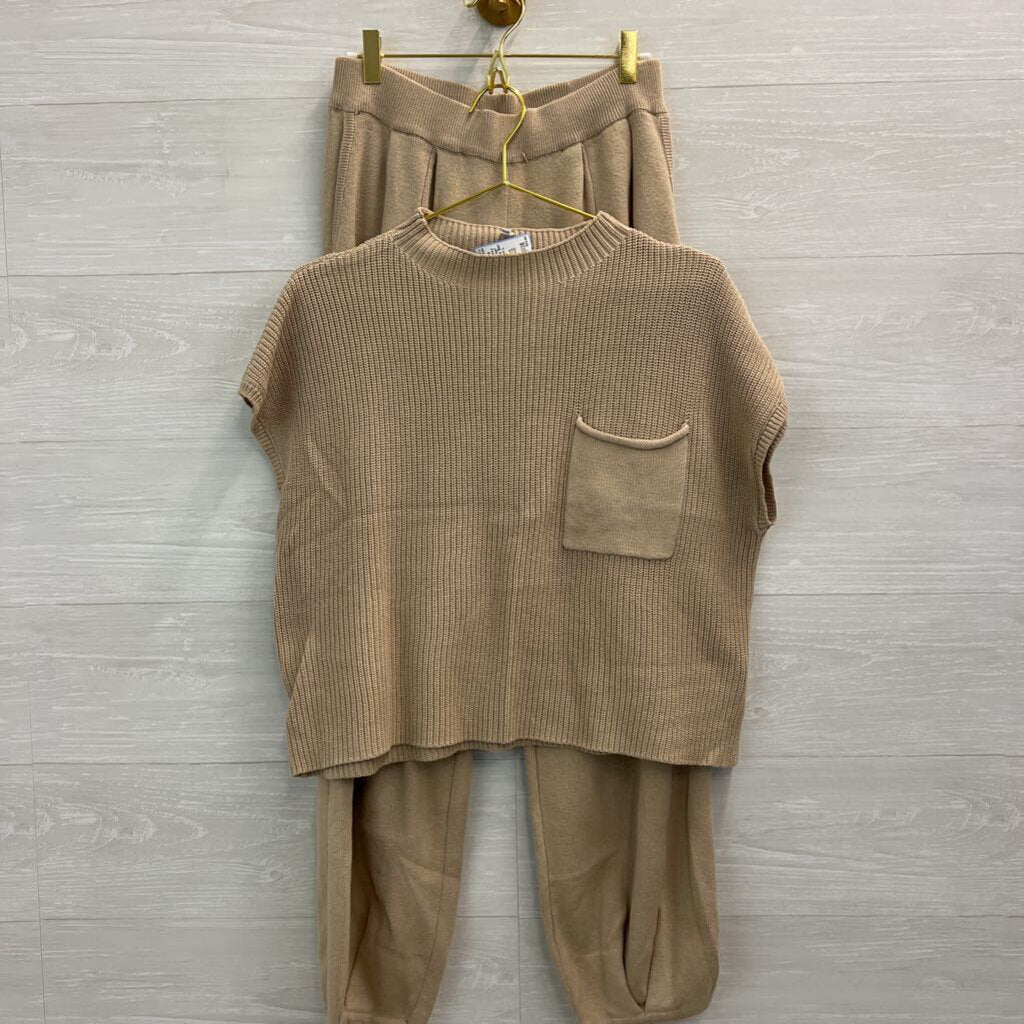 Brown Knit Boxy Mock Neck Top/ Sweater Pants Set Large