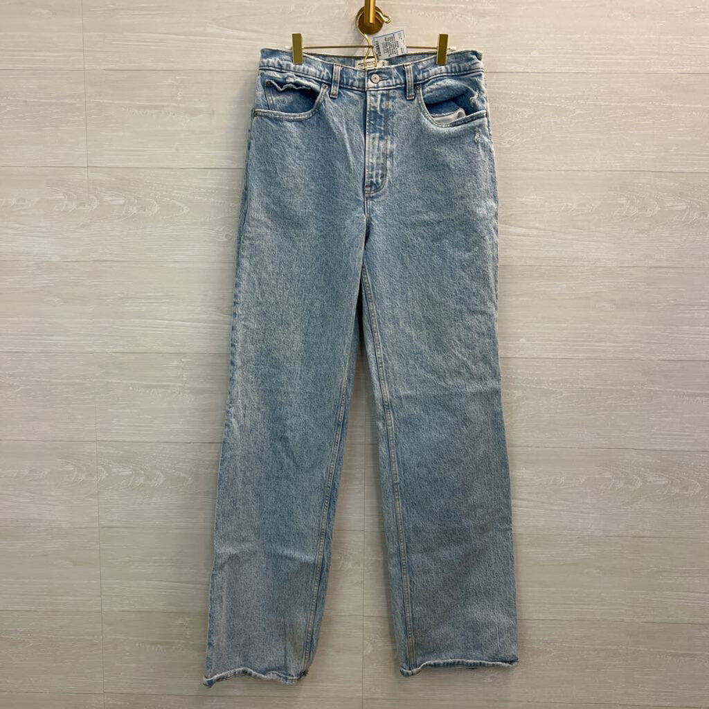 Abercrombie and Fitch Light Wash The 90s Relaxed High Rise Jeans 30 Extra Long