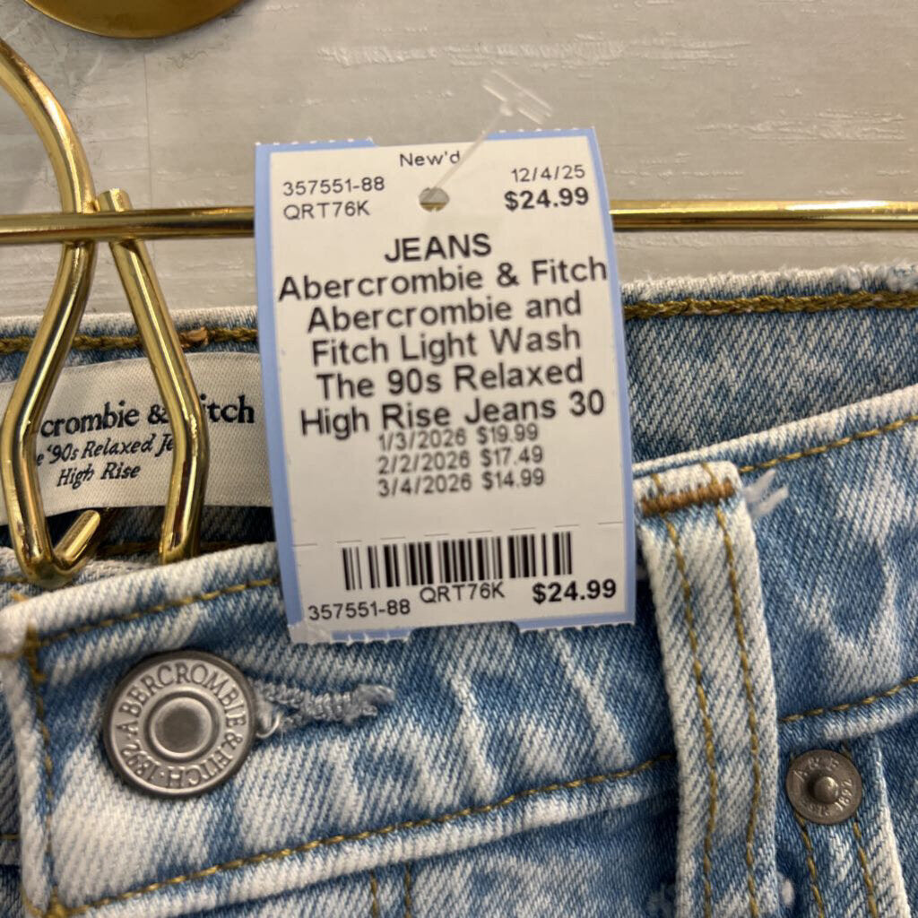 Abercrombie and Fitch Light Wash The 90s Relaxed High Rise Jeans 30 Extra Long
