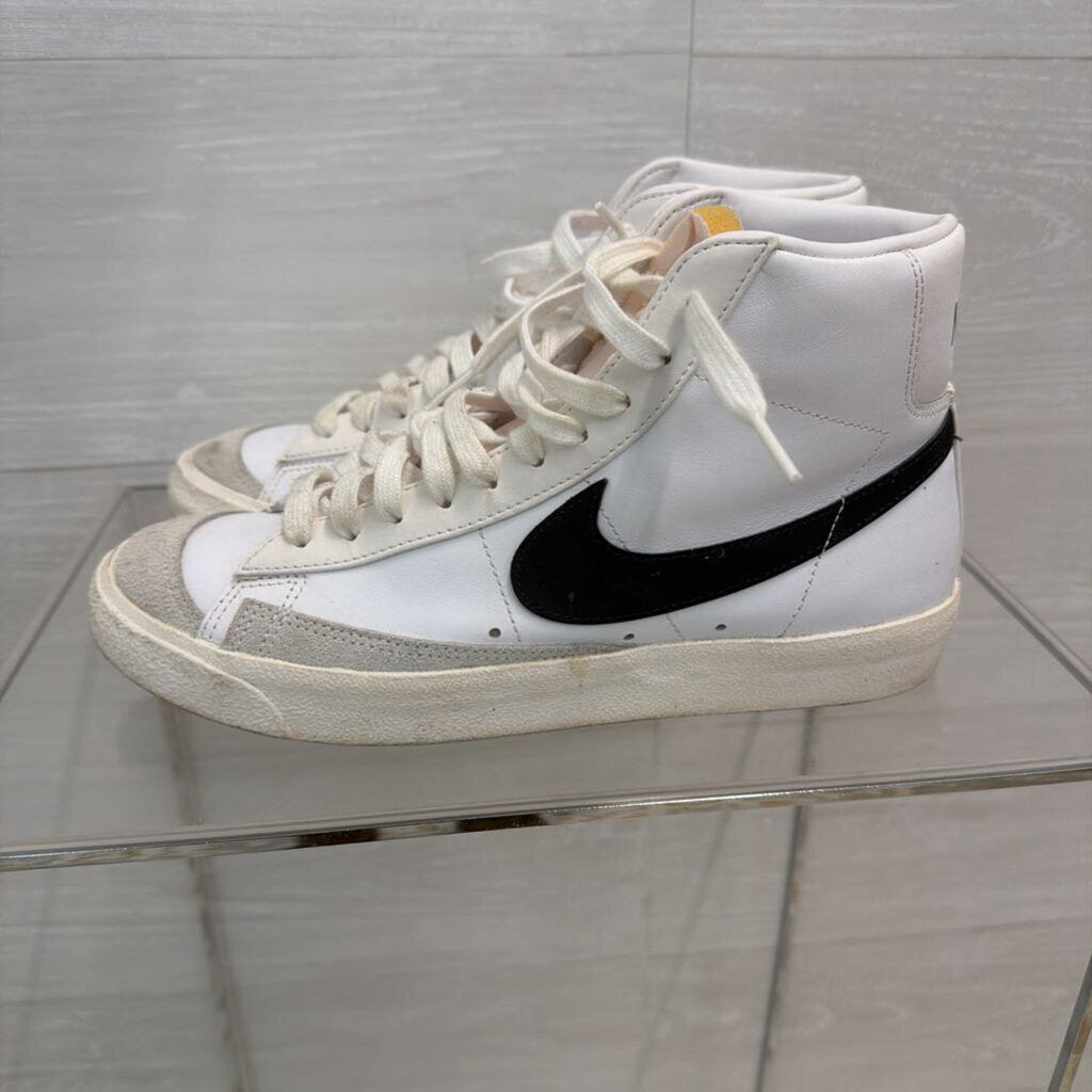 Nike White/ Black Blazer Mid 77 Vintage Sneakers 9