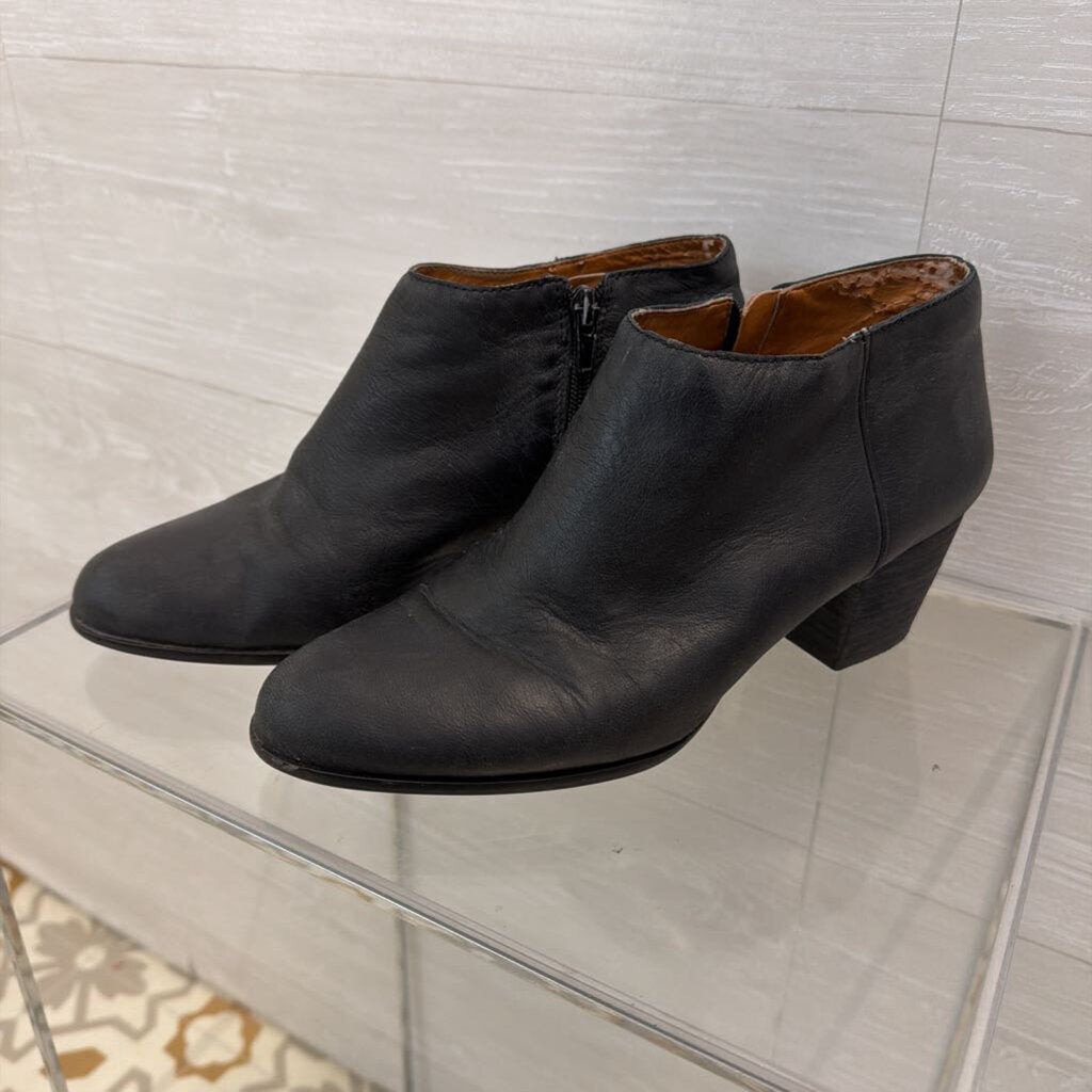 Lucky Brand Black Leather Ankle Booties 9