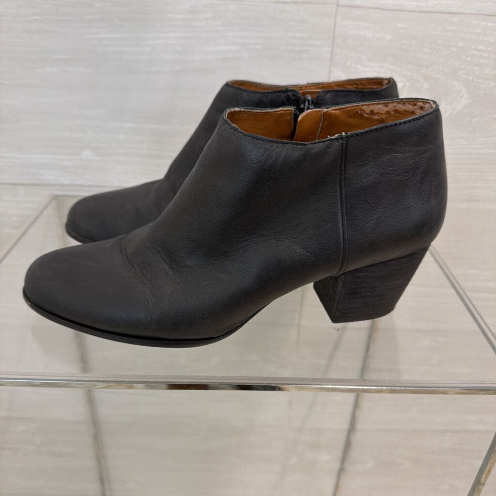 Lucky Brand Black Leather Ankle Booties 9