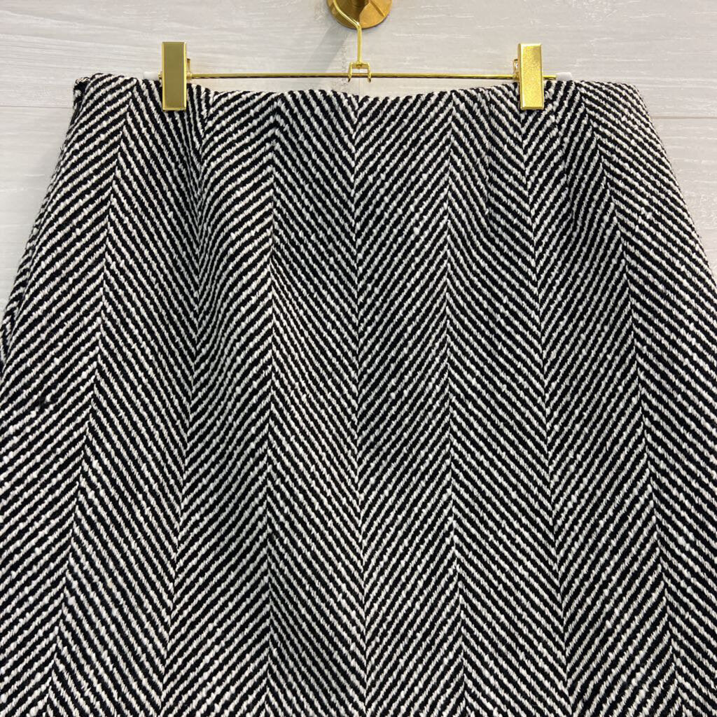 Loft Black/ White Print Mini Skirt 10