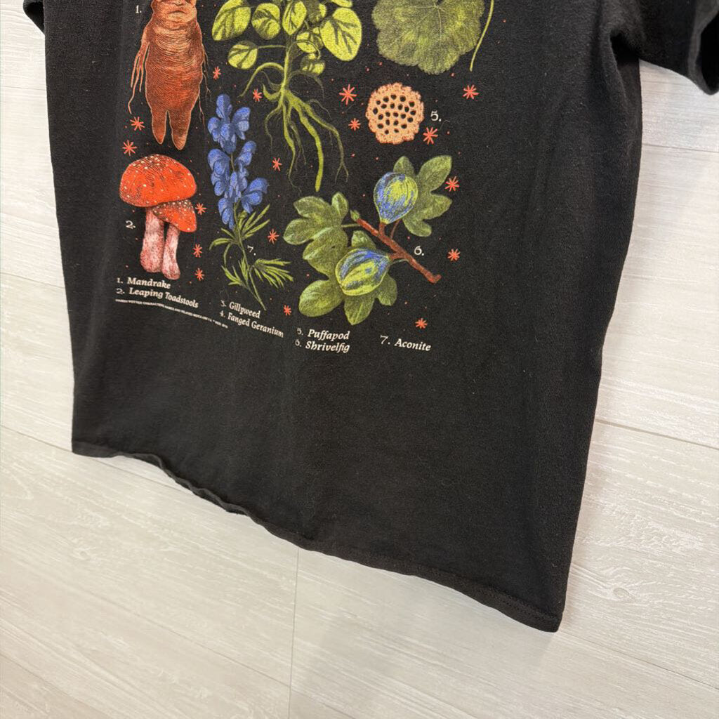 Harry Potter Black/ Multi Herbology Short Sleeve Graphic Tee Medium