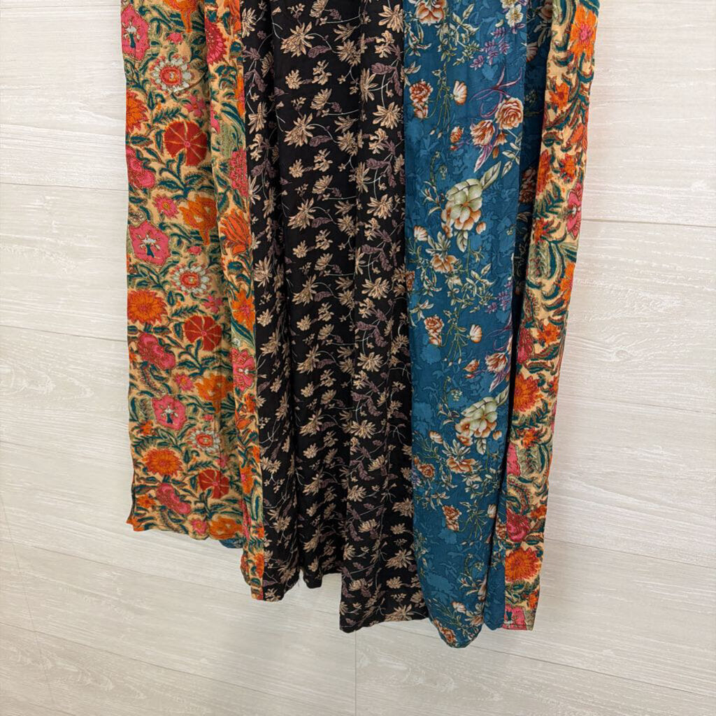 Natural Life Blue/ Muti Floral Print Maxi Skirt Medium