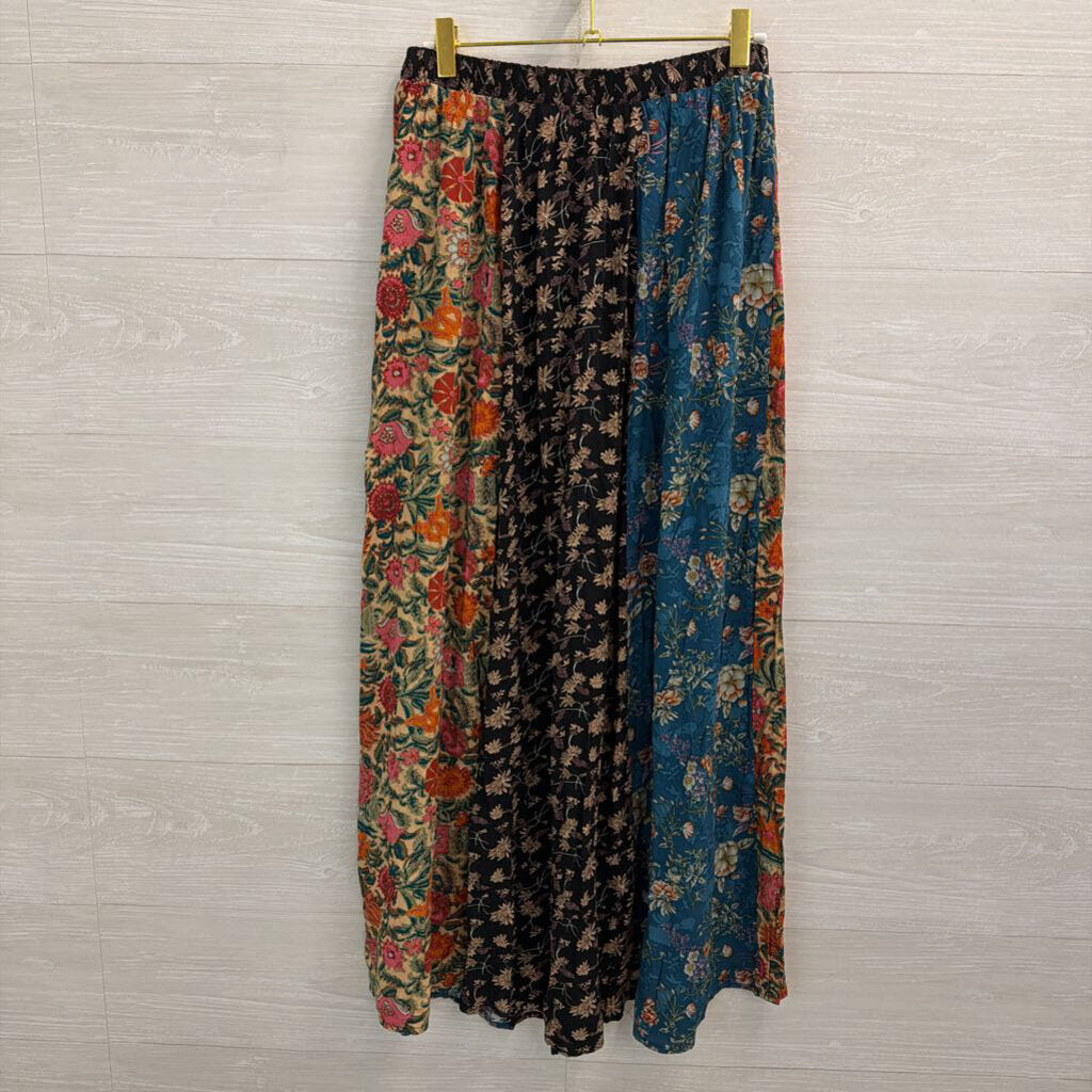 Natural Life Blue/ Muti Floral Print Maxi Skirt Medium