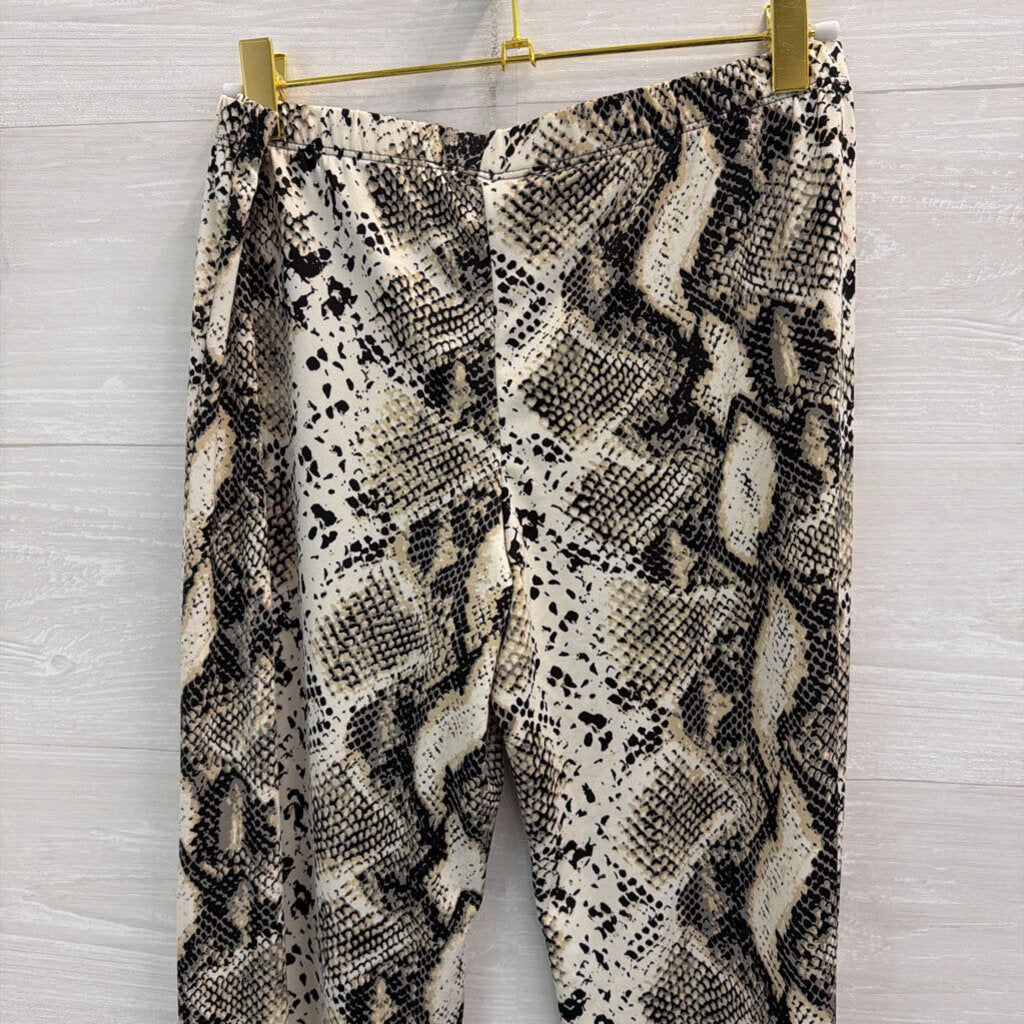 Chatoyant White/ Black Snakeskin Print Bell Bottom Pull On Pants Large