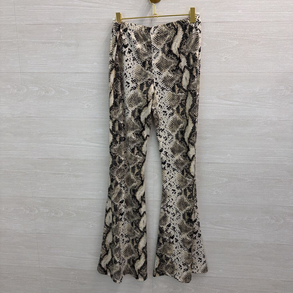 Chatoyant White/ Black Snakeskin Print Bell Bottom Pull On Pants Large