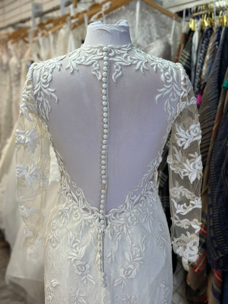 Justin Alexander Ivory Lace Long Sleeve Bridal Gown 10