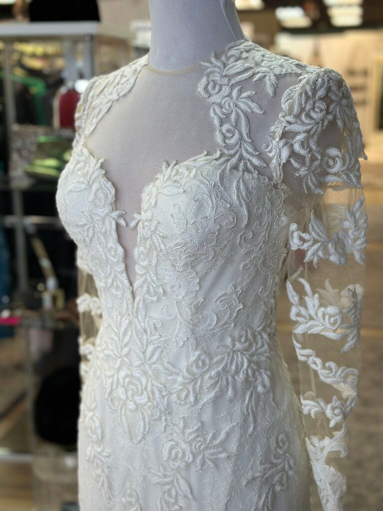 Justin Alexander Ivory Lace Long Sleeve Bridal Gown 10